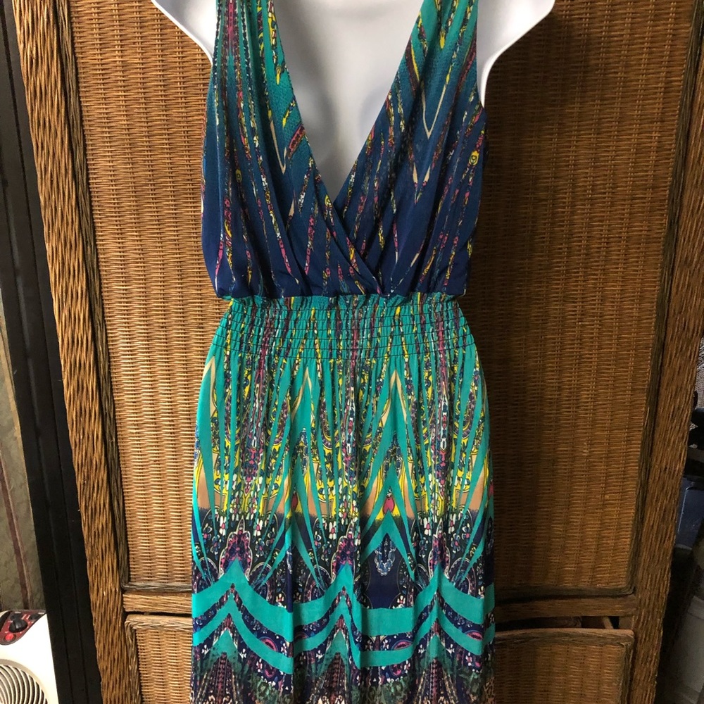 DRESS , BEAUTIFUL - Picture 3 of 8